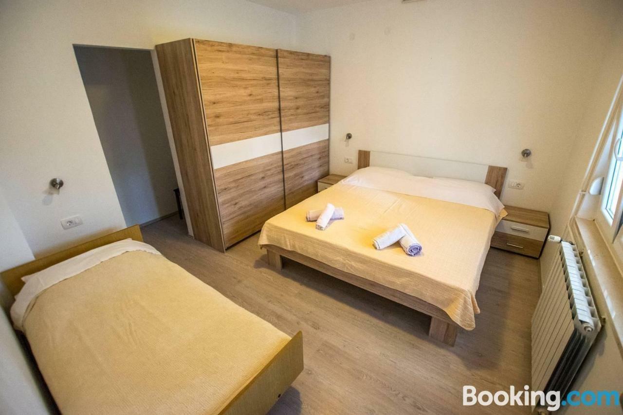 스타리그라드 파클레니차 Apartamani Katarina Vl.Ilija Jusup 아파트 외부 사진
